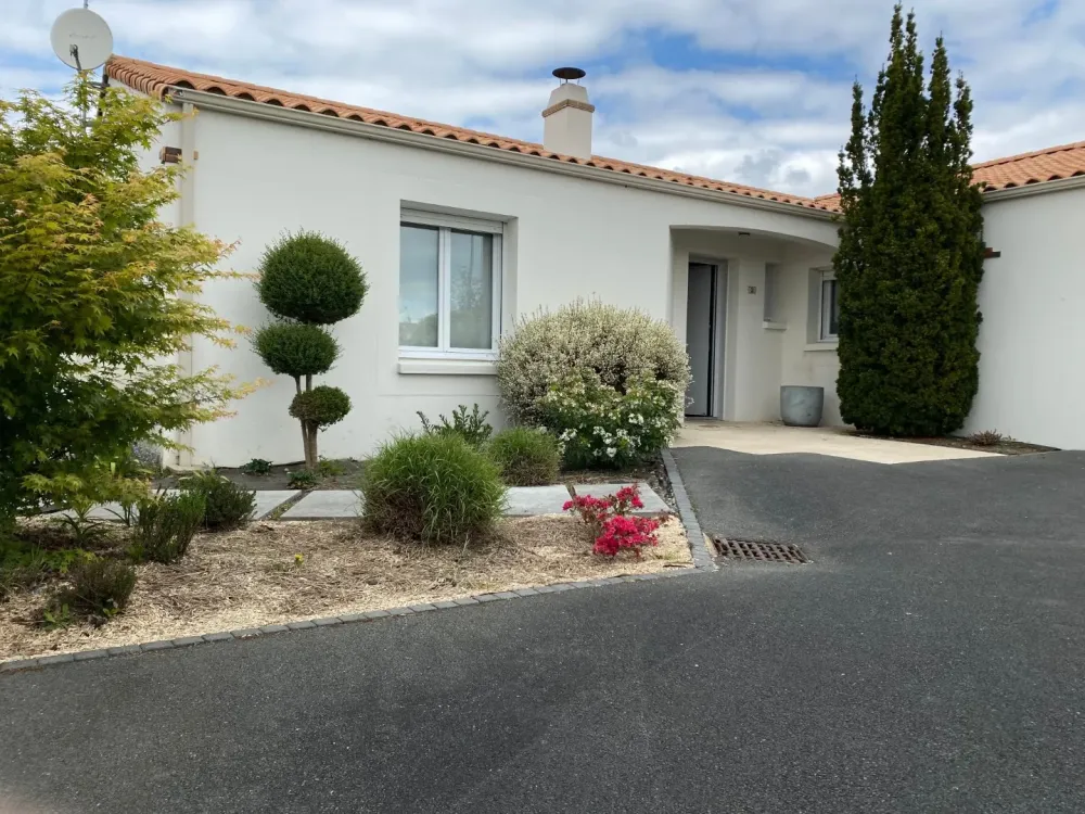 Pose de goudron près de Parentis-en-Born